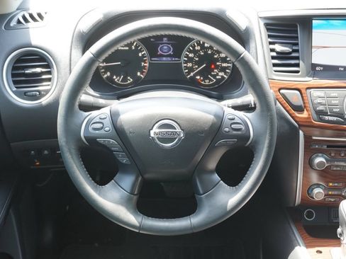 Used 2018 Nissan Pathfinder Platinum FWD image 15