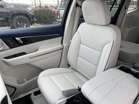 New 2026 Buick Enclave Avenir w/ Super Cruise Package image 26