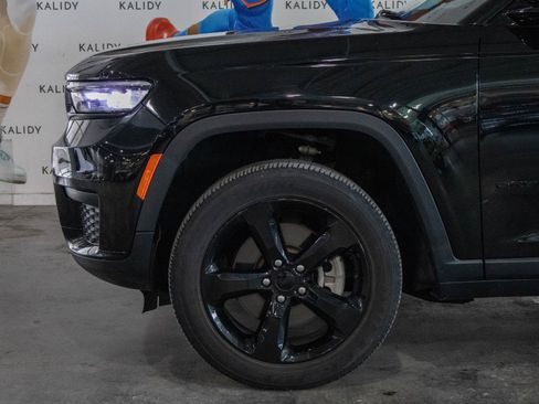 Used 2023 Jeep Grand Cherokee L Laredo AWD/4WD image 15