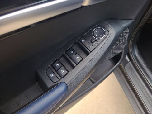 Used 2025 Kia Seltos S FWD image 17