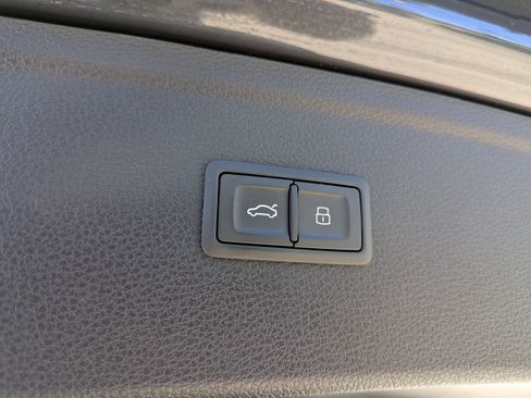 Used 2020 Audi Q5 2.0T Premium Plus w/ Premium Plus Package image 18