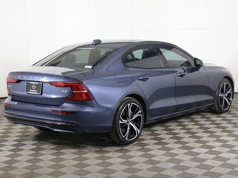 Used 2024 Volvo S60 B5 Core image 11