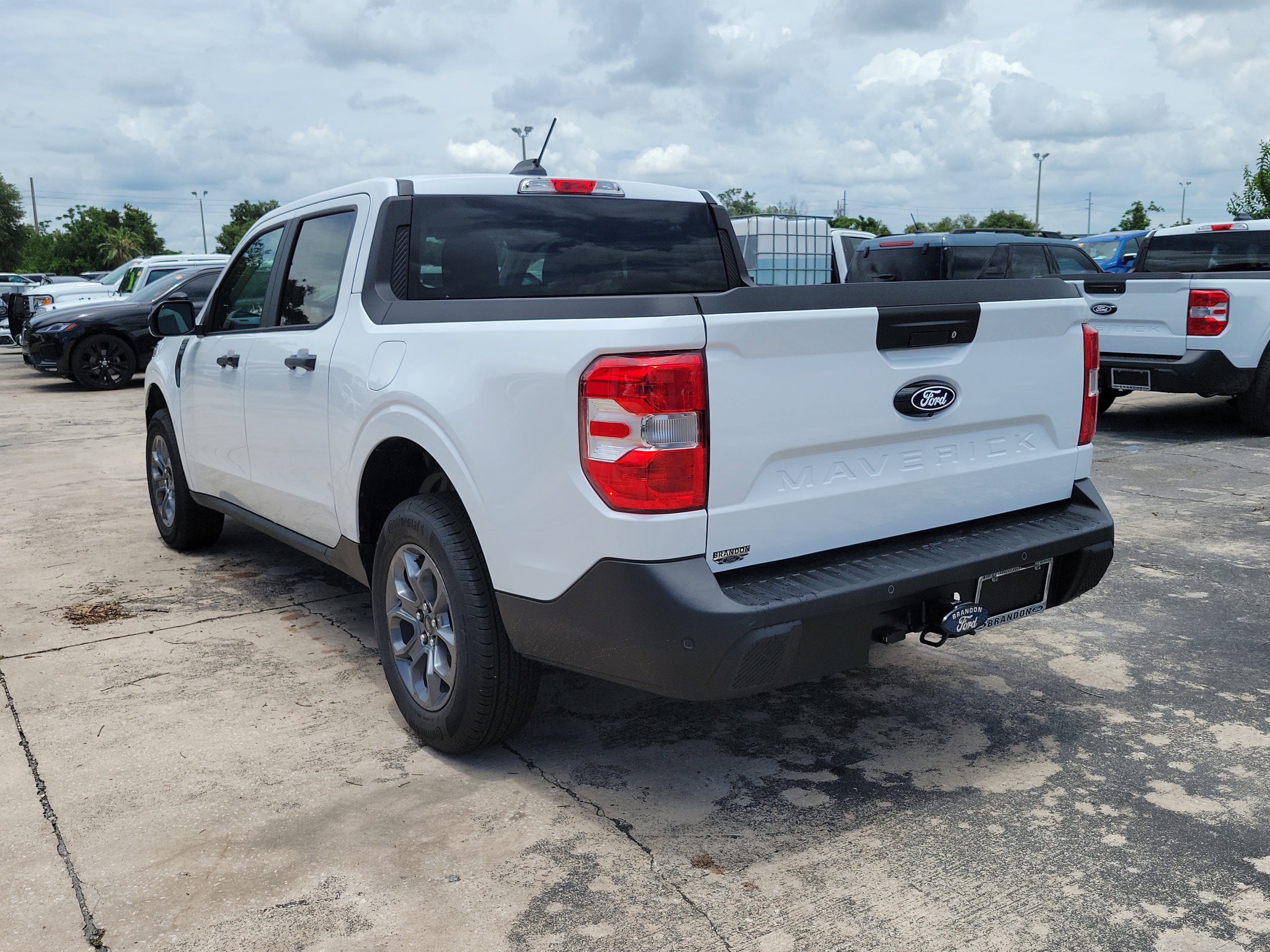 New 2026 Ford Maverick XLT w/ XLT Luxury Package FWD image 8