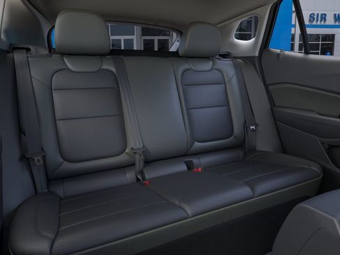 New 2026 Chevrolet Trax ACTIV w/ Sunroof Package FWD image 18