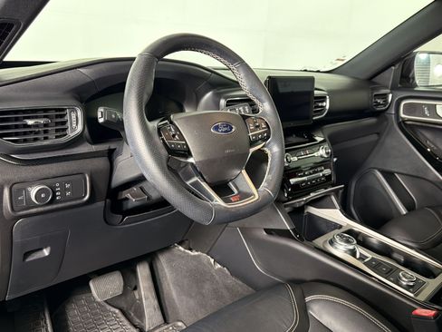 Used 2022 Ford Explorer ST w/ ST Street Pack AWD/4WD image 3