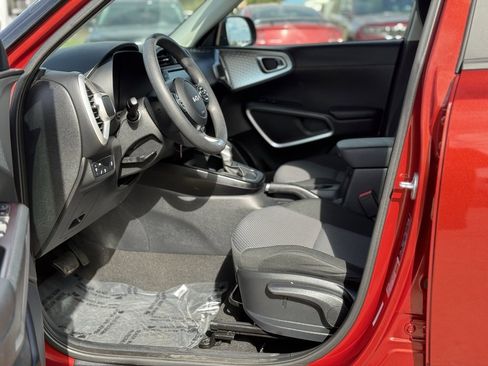 Used 2022 Kia Soul LX w/ Technology Package image 14