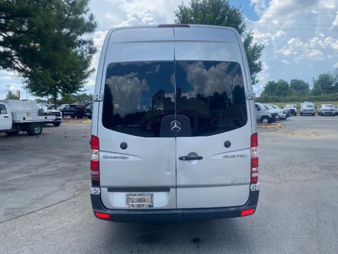 Used 2012 Mercedes-Benz Sprinter 2500 image 4