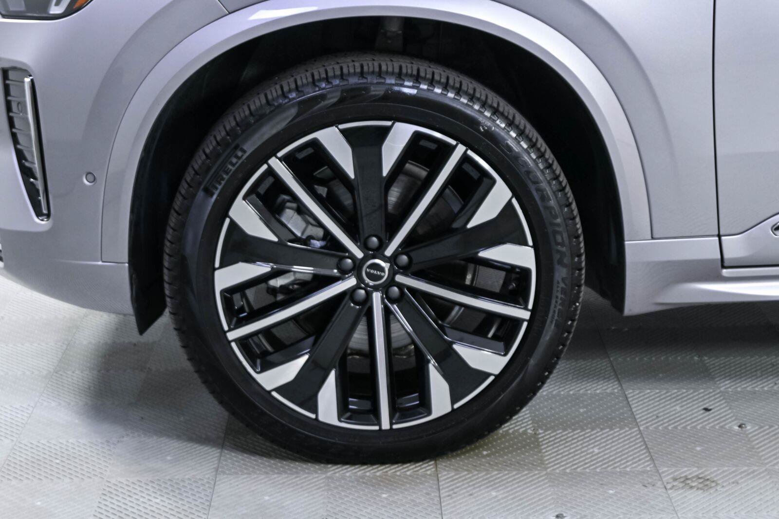 Certified 2026 Volvo XC90 B6 Plus AWD/4WD image 39