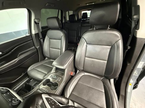 Used 2023 GMC Acadia SLT FWD image 61