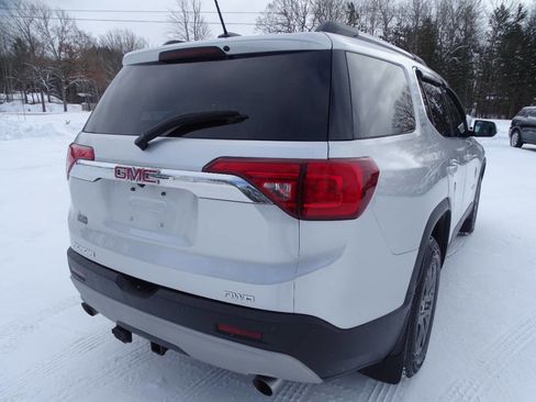 Used 2018 GMC Acadia SLT image 10