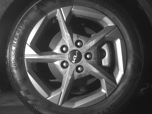 Used 2025 Kia K4 LXS image 13