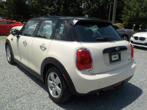 Used 2016 MINI Cooper 4-Door Hardtop FWD image 3