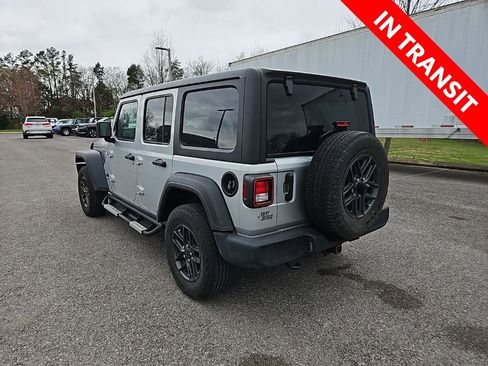Used 2024 Jeep Wrangler Sport S image 5