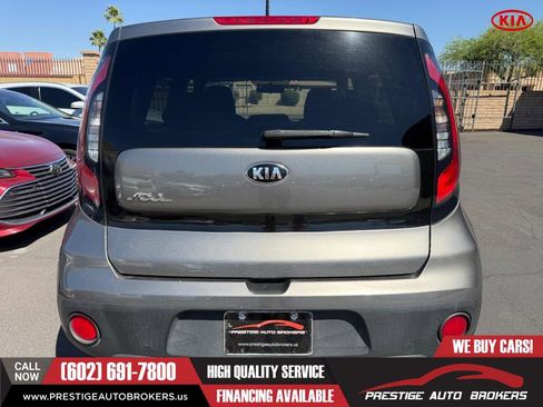 Used 2017 Kia Soul FWD image 6