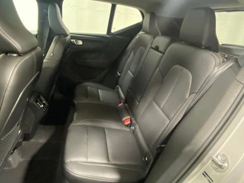 Used 2025 Volvo XC40 B5 Core AWD/4WD image 12