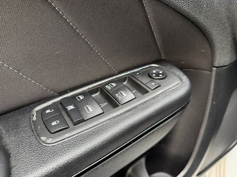 Used 2019 Dodge Charger R/T w/ Blacktop Package image 19