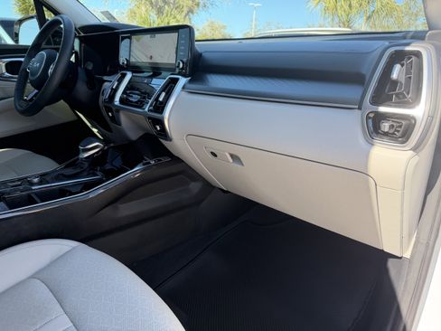Certified 2022 Kia Sorento SX image 11