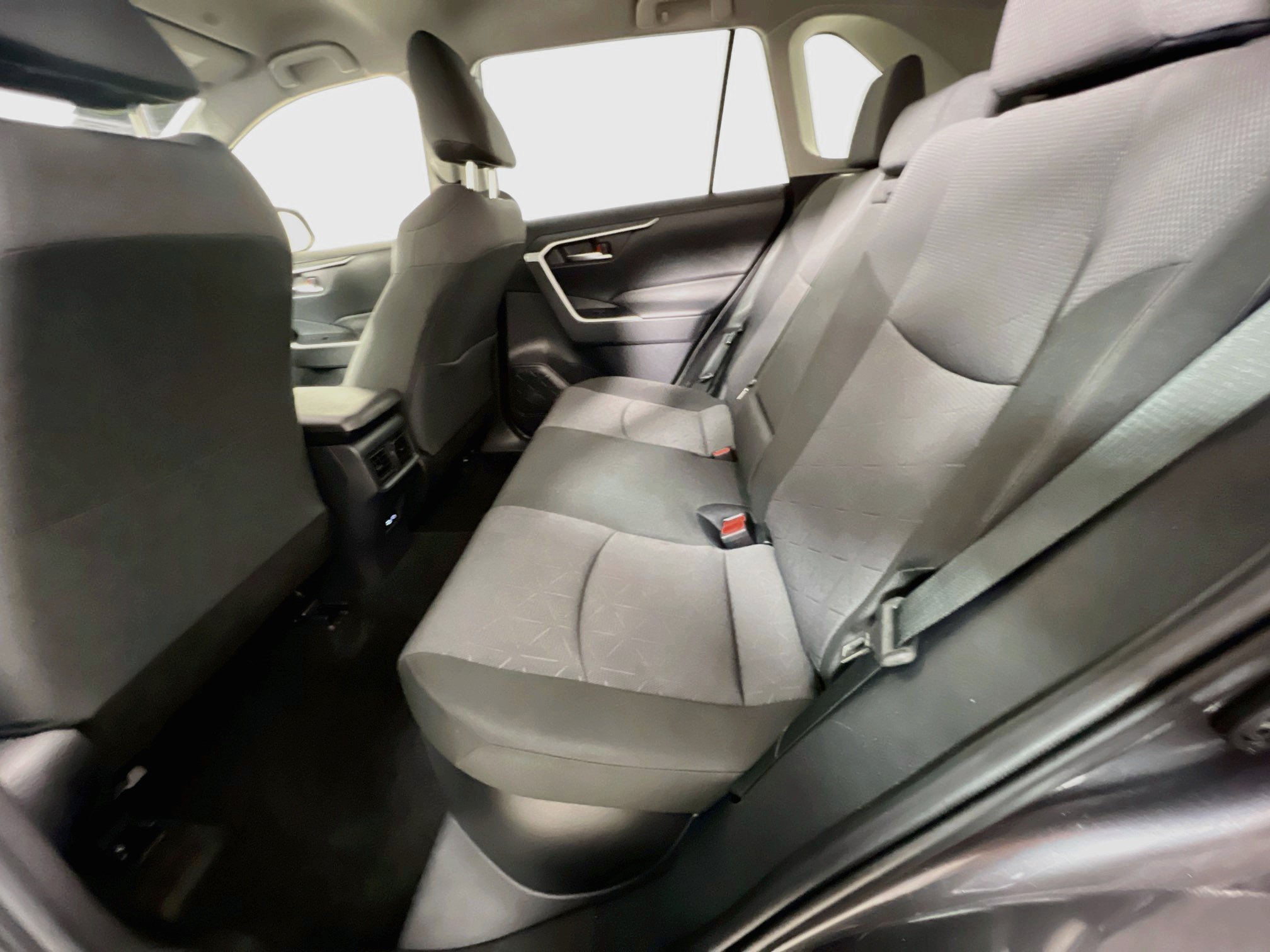 Used 2025 Toyota RAV4 XLE AWD/4WD image 29