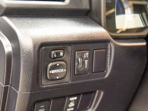 Used 2018 Toyota 4Runner TRD Off-Road Premium image 17