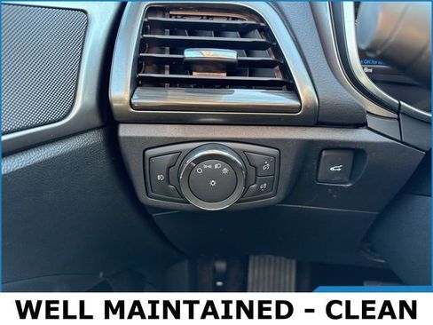 Used 2017 Ford Fusion SE w/ Fusion SE Technology Package image 7