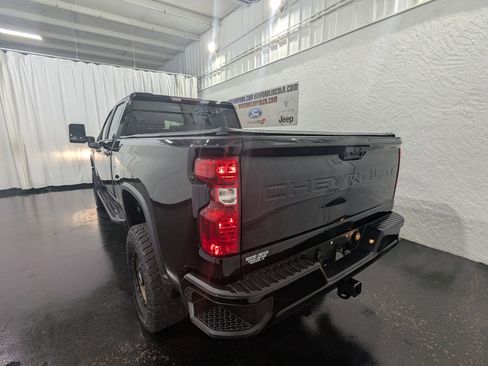 Used 2023 Chevrolet Silverado 2500 Custom w/ Custom Convenience Package image 8