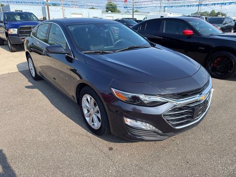 Used 2023 Chevrolet Malibu LT FWD image 2