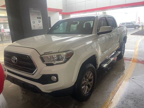 Used 2016 Toyota Tacoma SR5 image 1