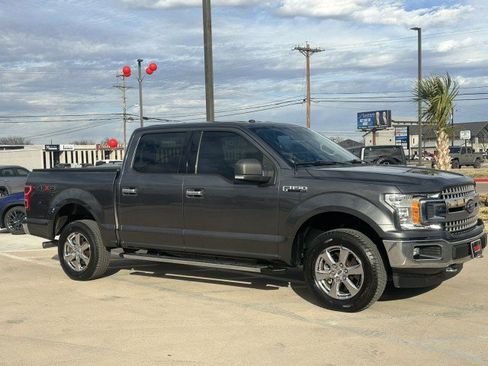 Used 2018 Ford F150 XLT w/ Equipment Group 302A Luxury image 4