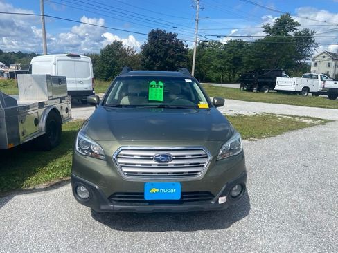 Used 2016 Subaru Outback 2.5i Premium AWD/4WD image 2