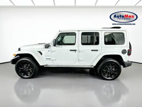 Used 2024 Jeep Wrangler Unlimited Sahara AWD/4WD image 9