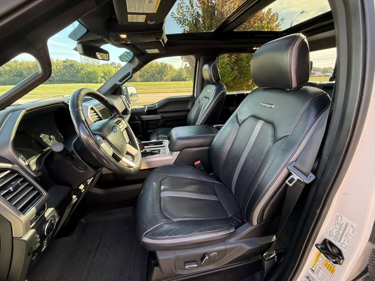 Used 2019 Ford F150 Platinum w/ Equipment Group 701A Luxury AWD/4WD image 16