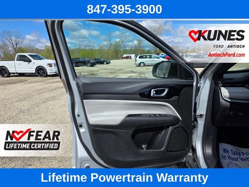 Used 2025 Jeep Compass Limited AWD/4WD image 13
