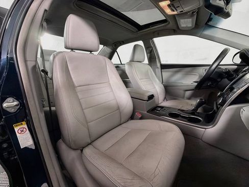 Used 2016 Toyota Camry XLE w/ Moonroof Package FWD image 34