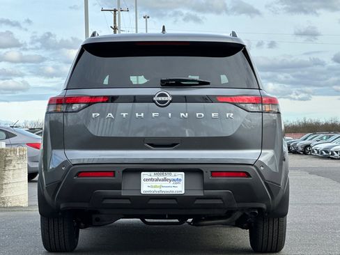 New 2025 Nissan Pathfinder SV image 5