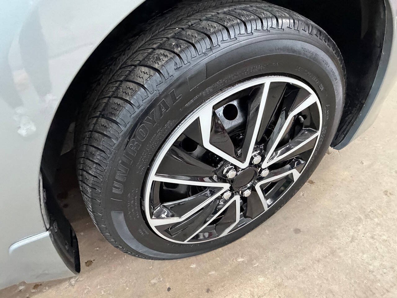 Used 2013 Nissan Sentra SV w/ Driver Pkg FWD image 10