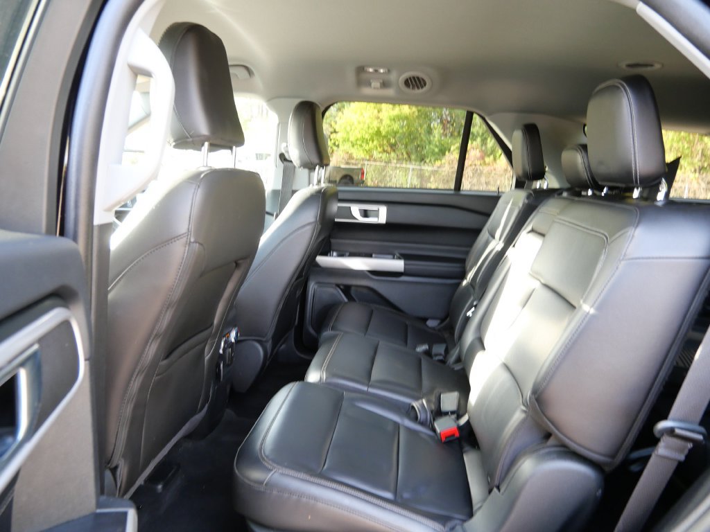 Certified 2022 Ford Explorer XLT w/ Equipment Group 202A AWD/4WD image 20