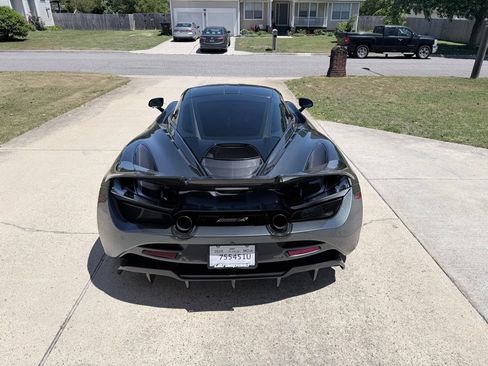 Used 2019 McLaren 720S Performance RWD image 22
