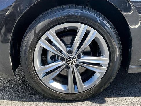 Used 2024 Volkswagen Jetta SE image 32