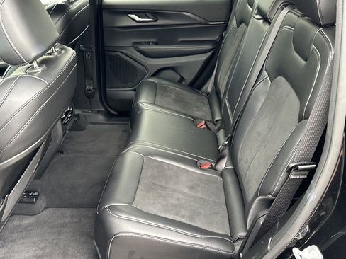 Certified 2025 Jeep Grand Cherokee Altitude AWD/4WD image 15
