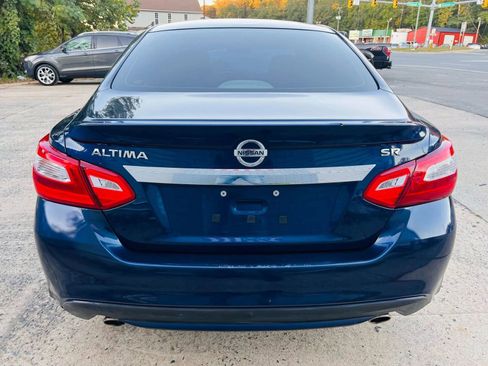 Used 2016 Nissan Altima 2.5 SR w/ LED Appearance Package image 7