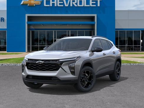 New 2026 Chevrolet Trax LT w/ Driver Confidence Package FWD image 6