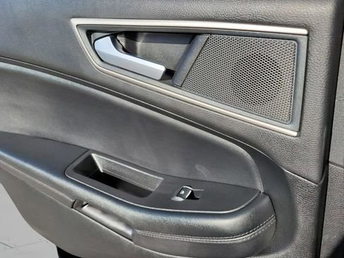 Used 2024 Ford Edge SEL image 17