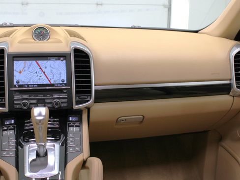 Used 2012 Porsche Cayenne image 58