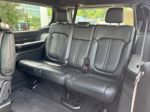 Used 2025 Jeep Wagoneer Series III w/ Premium Group I AWD/4WD image 17
