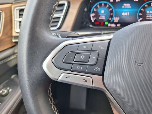 Used 2025 Volkswagen Atlas SE FWD image 20