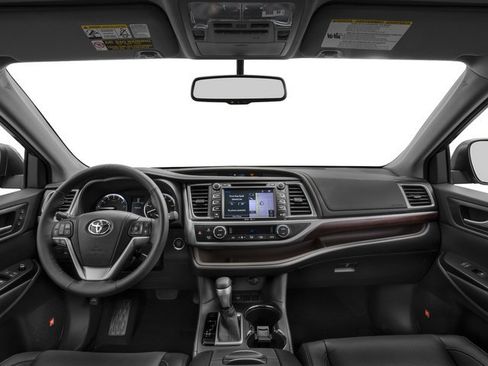 Used 2016 Toyota Highlander Limited w/ Driver Technology Package image 8