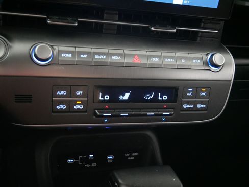Used 2024 Hyundai Kona SEL AWD/4WD image 23