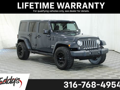 Used 2018 Jeep Wrangler Unlimited Sahara w/ Connectivity Group AWD/4WD image 1