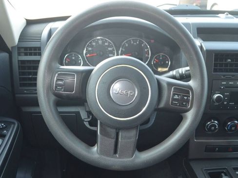 Used 2012 Jeep Liberty Sport image 35