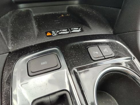 Certified 2024 Chevrolet Equinox Premier AWD/4WD image 19
